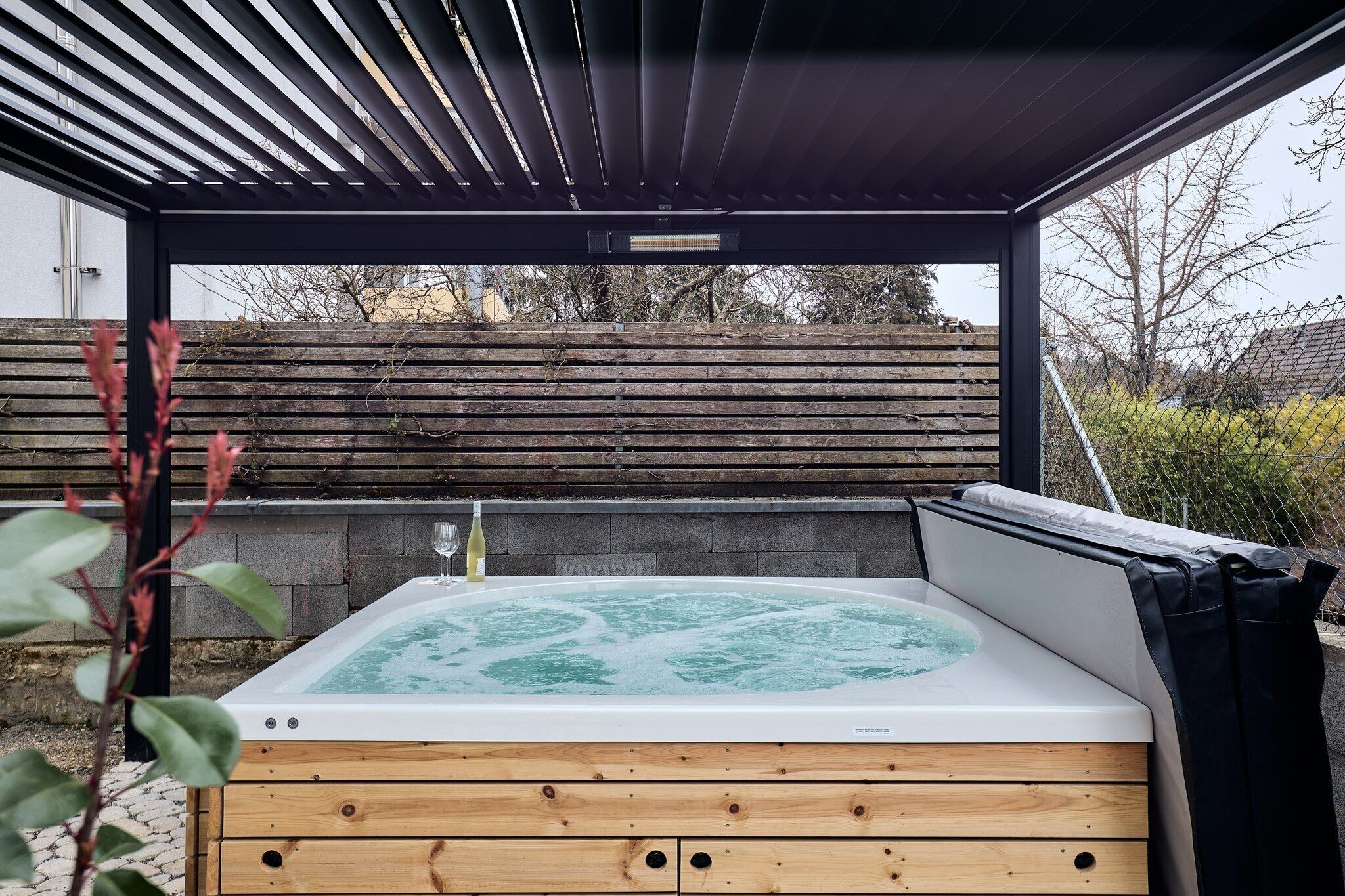 Outdoor spa tub