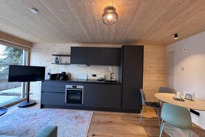 Refrigerador, horno, placa de cocina, lavavajillas