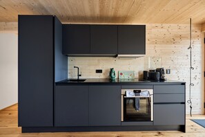 Réfrigérateur, four, plaque de cuisson, lave-vaisselle