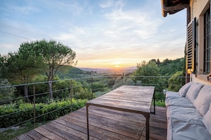 Outdoor dining - Authentic Tuscan Villa Private Pool, Gym&Billiards (San Casciano val di Fesa)