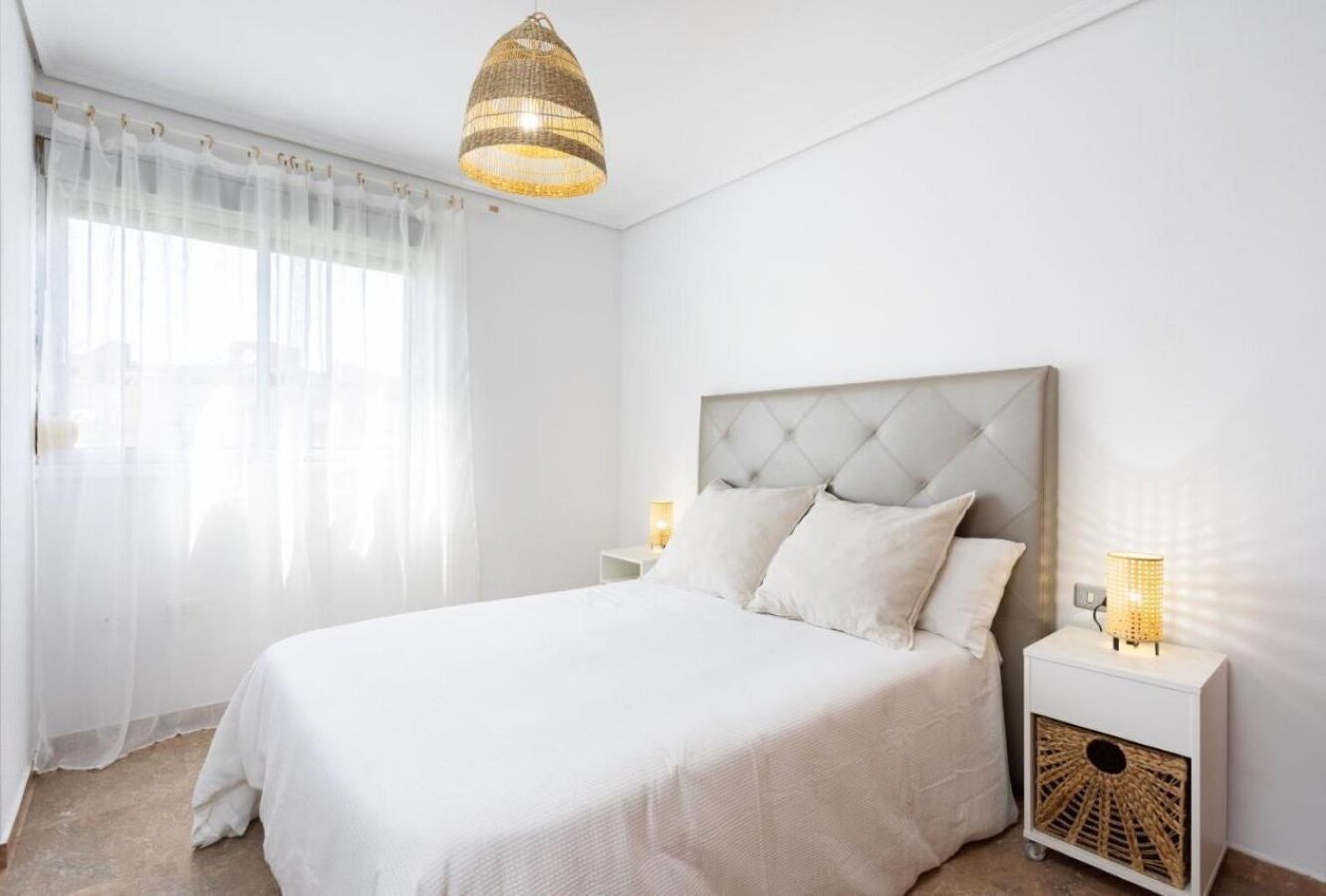 3 slaapkamers, een strijkplank/strijkijzer, wifi, beddengoed