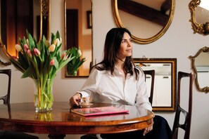 Unclassified image, 5 of 14, button - Vrbo Property (Milano)