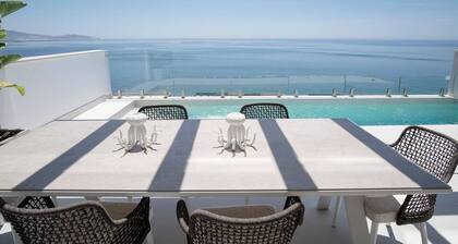 Luxury Villa by the Sea · Infinity Pool LGL 12