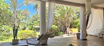 White Nyumba Malindi