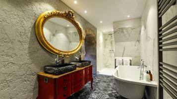 Dusche, Haartrockner, HandtĂŒcher