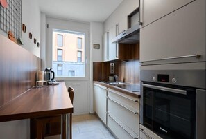Réfrigérateur, four, plaque de cuisson, lave-vaisselle