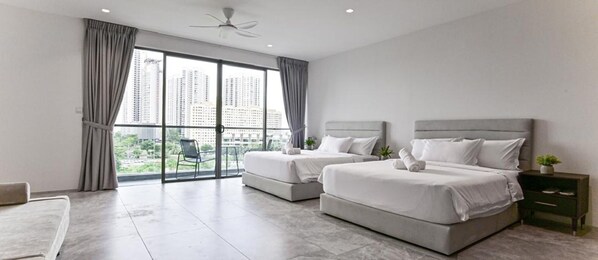 Luxury Bungalow, 3 Bedrooms | Desk, iron/ironing board, free WiFi