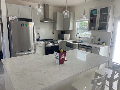 Located in Greenwood Estates, Port Howe on Cat Island. Battery backup system!!