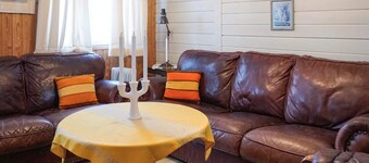 4 Person Holiday Home in Hallevadsholm