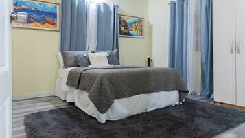 3 chambres, fer et planche à repasser, Wi-Fi, draps fournis