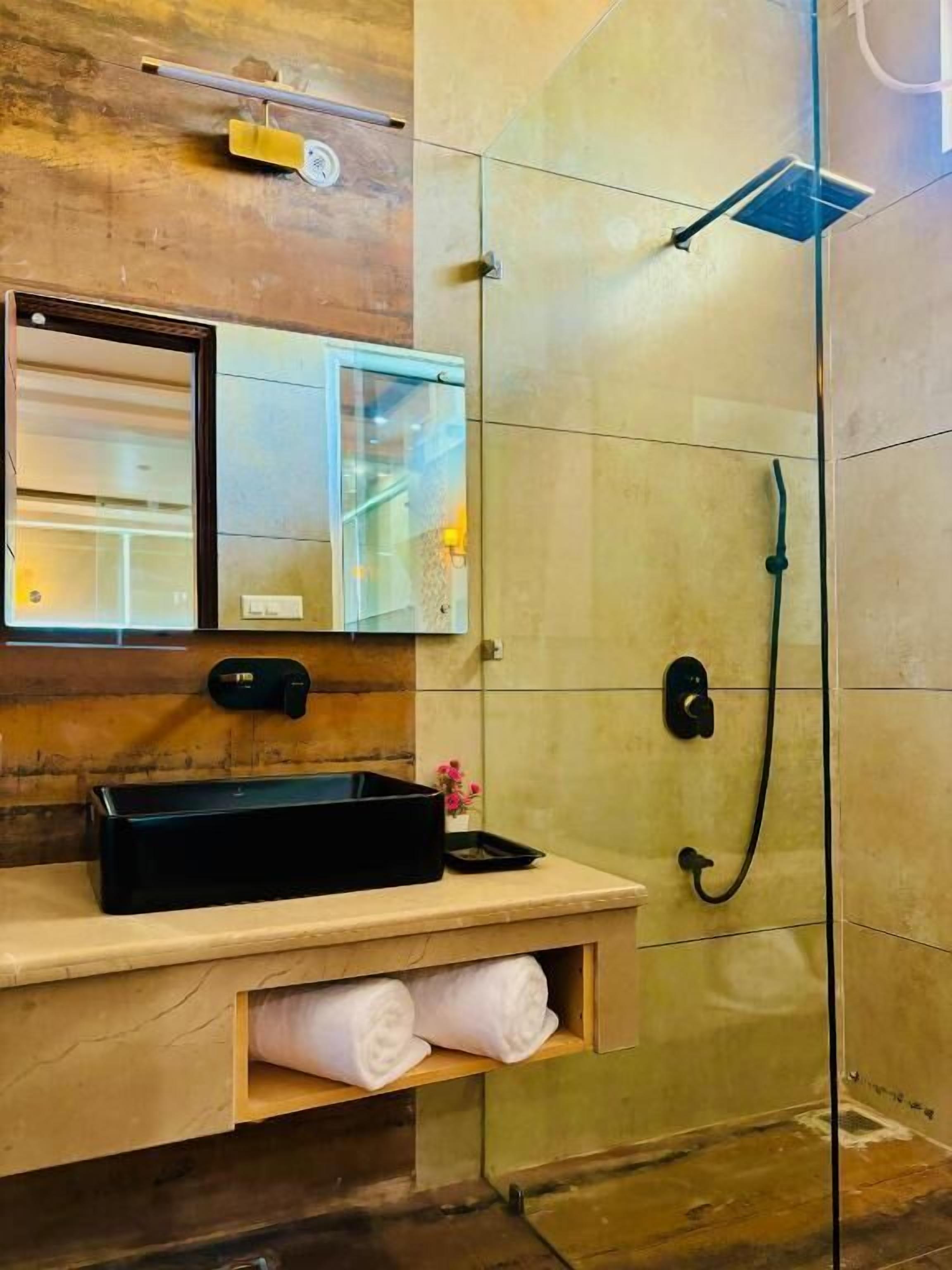 Triple Room, Mountain View | Bathroom