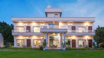 Bagian depan properti