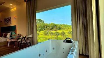 Deluxe Suite, Mountain View | Property grounds