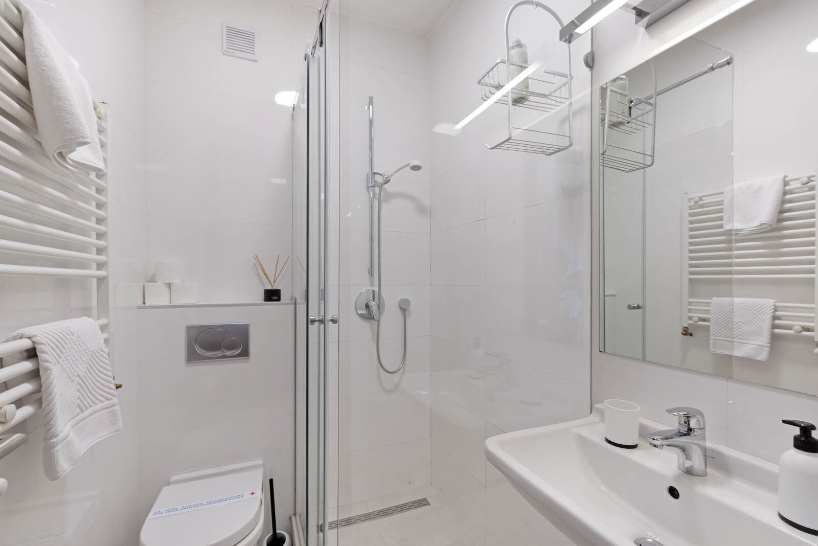 Apartment, Patio, Courtyard View | Bathroom