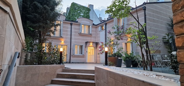 Apartment, Patio, Courtyard View | Terrace/patio - Carice Milice Old Town Residence (Beograd)