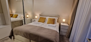 Apartment, Patio, Courtyard View | In-room safe, soundproofing, iron/ironing board, free WiFi - Carice Milice Old Town Residence (Beograd)