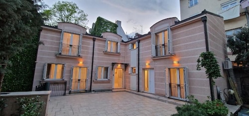 Carice Milice Old Town Residence