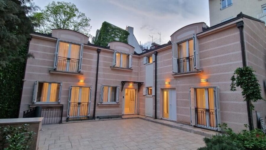 Carice Milice Old Town Residence