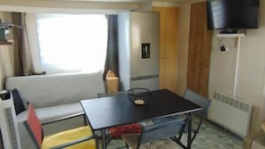 Mobile Home, Garden View