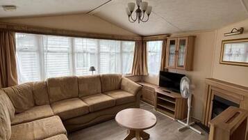 Mobile Home, Garden View | Living area