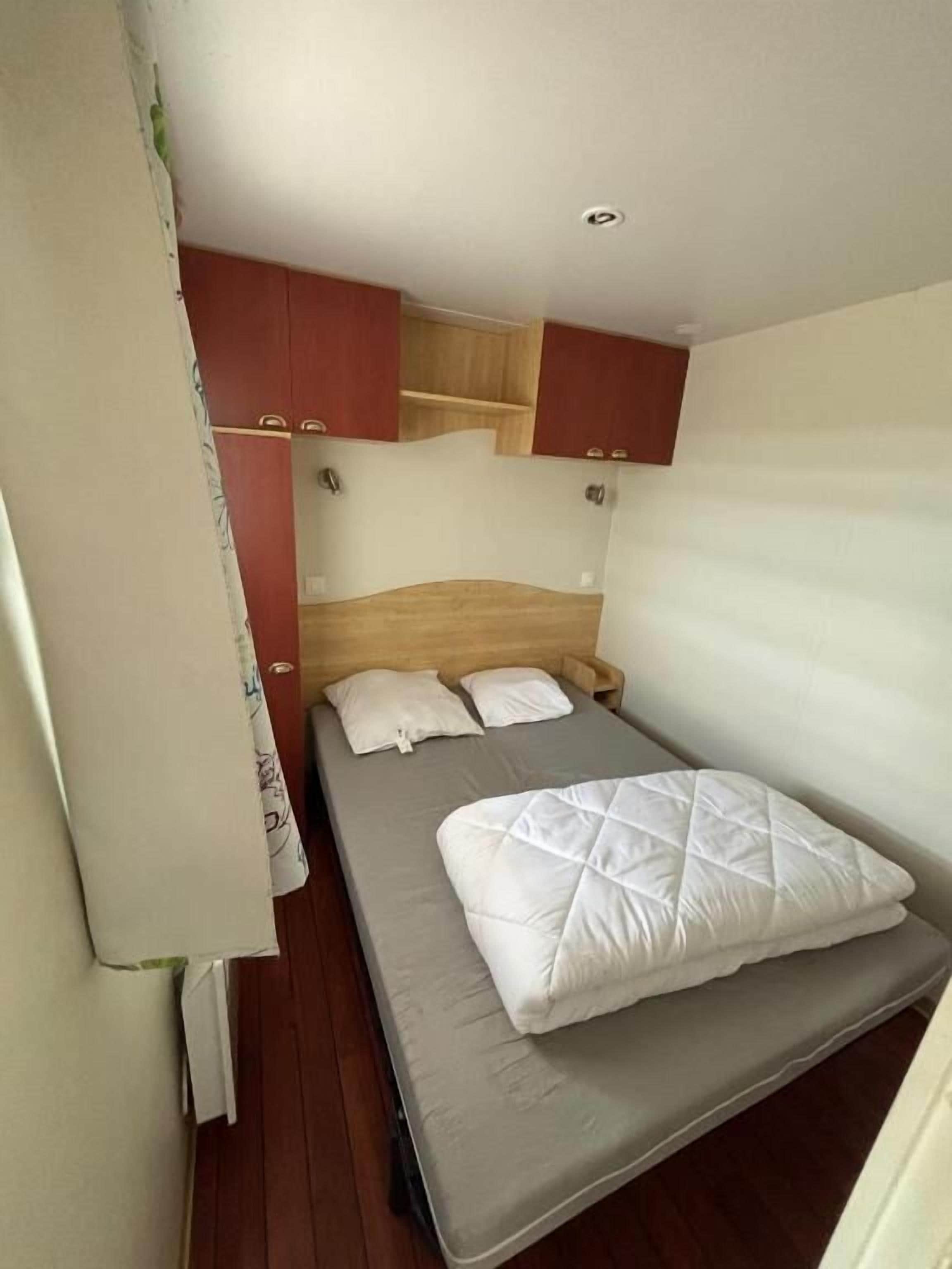 Mobile Home, Garden View