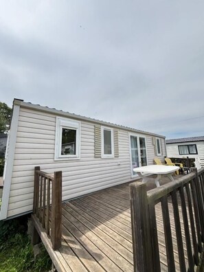 Mobile Home, Garden View