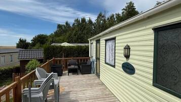 Mobile Home, Garden View | Outdoor dining