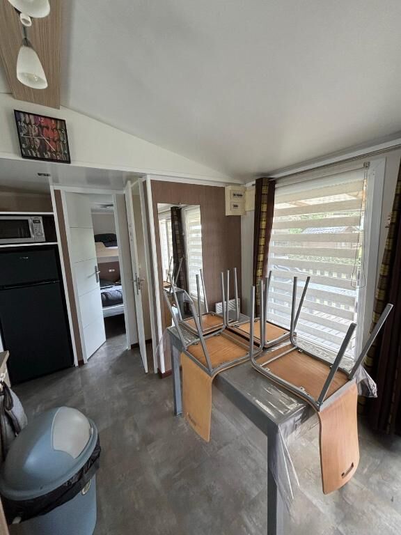 Stacaravan, uitzicht op tuin | Interieur