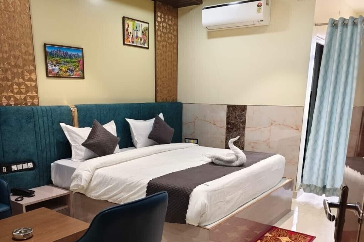 Deluxe Double or Twin Room, Balcony, Hill View