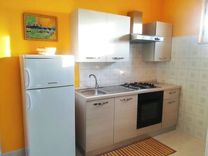 Frigorifero, forno, piano cottura