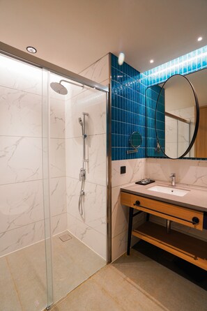 Studio Suite, 1 Queen Bed | Bathroom | Shower, towels - Orchid Parc By Inventree (Bengaluru)