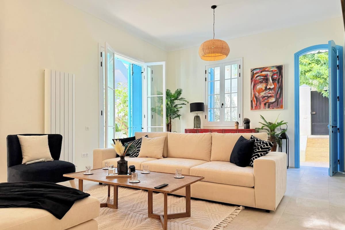 House, 3 Bedrooms, Smoking, Private Pool | Living room