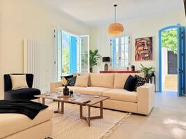 Casa, 3 habitaciones, fumadores, piscina privada | Sala de estar