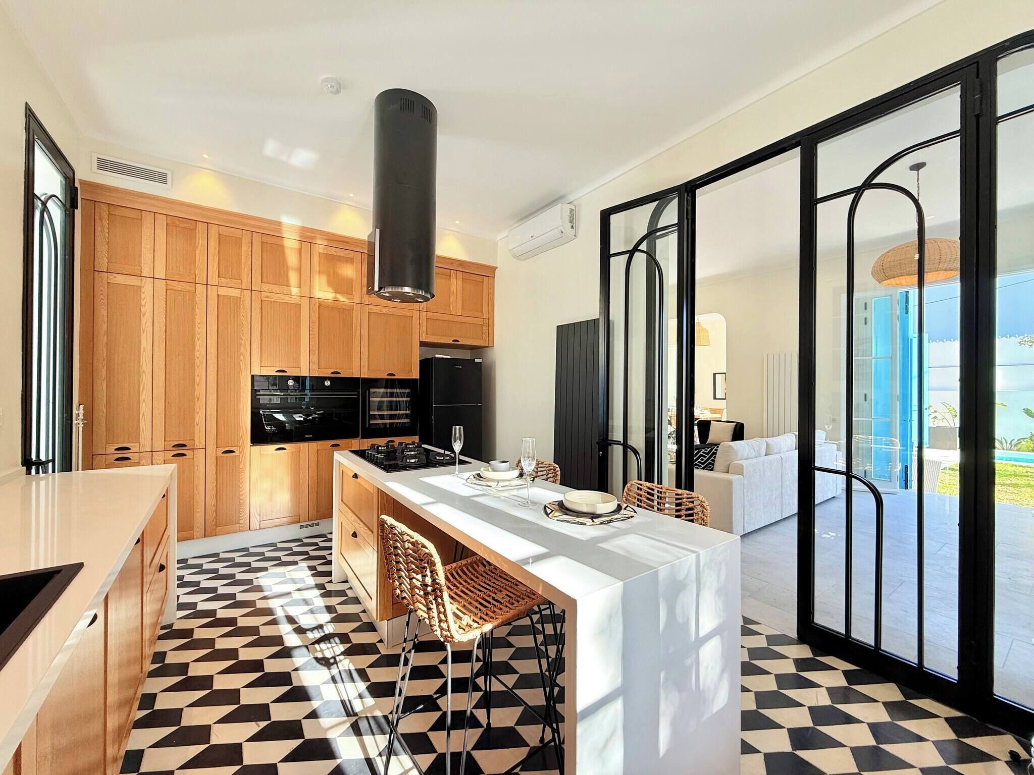 Hus, 3 soverom, røyk, privat basseng | Innvendig