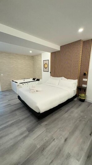 Free WiFi - jacuzzi rooms (Madrid)