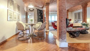 Dining - HouSmart Luxury Suite Golf Club (Maranello)