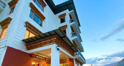 The Zurfi's Hotel