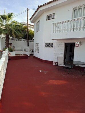 Luokittelematon kuva, 4 kautta 17, painike