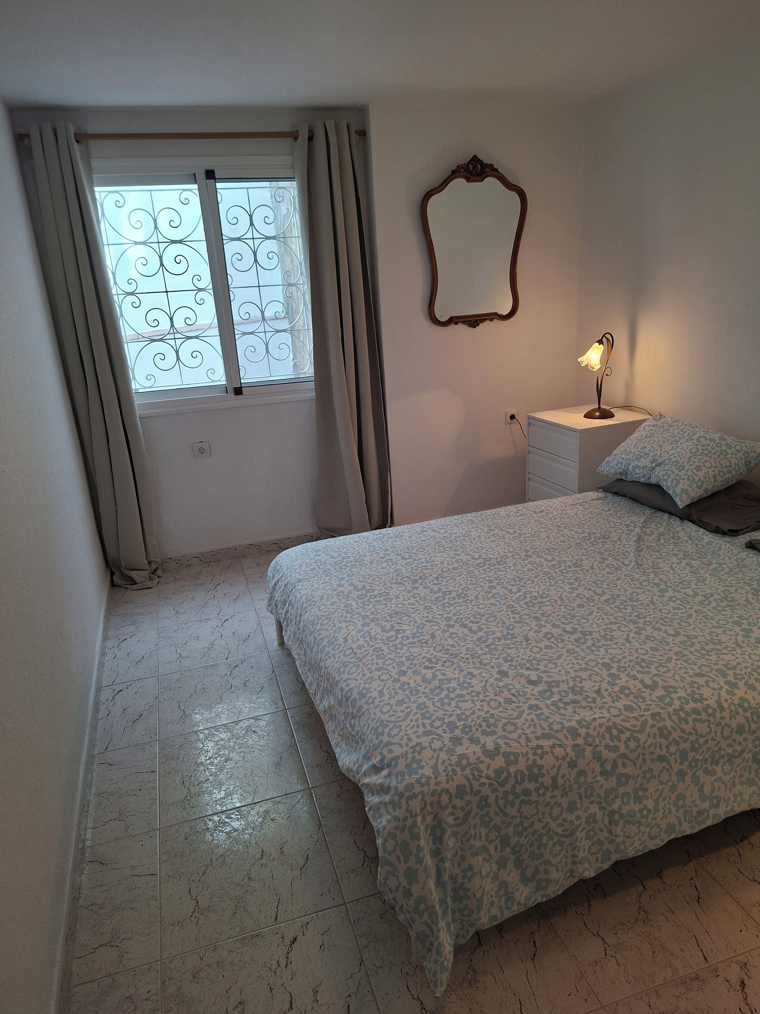 2 slaapkamers, een strijkplank/strijkijzer, wifi, beddengoed