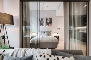 2 bedrooms, iron/ironing board, WiFi, bed sheets - Central Manchester stay, Walk to Chinatown &Theatres (Greater Manchester)