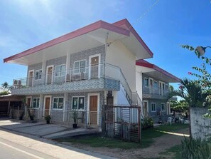 Unclassified image, 5 of 6, button - Eme's Apartelle (General Luna)