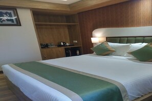 Superior Room | Laptop workspace, free WiFi, bed sheets - WORMWOOD SYNERGY 7 N SEA (Puri)