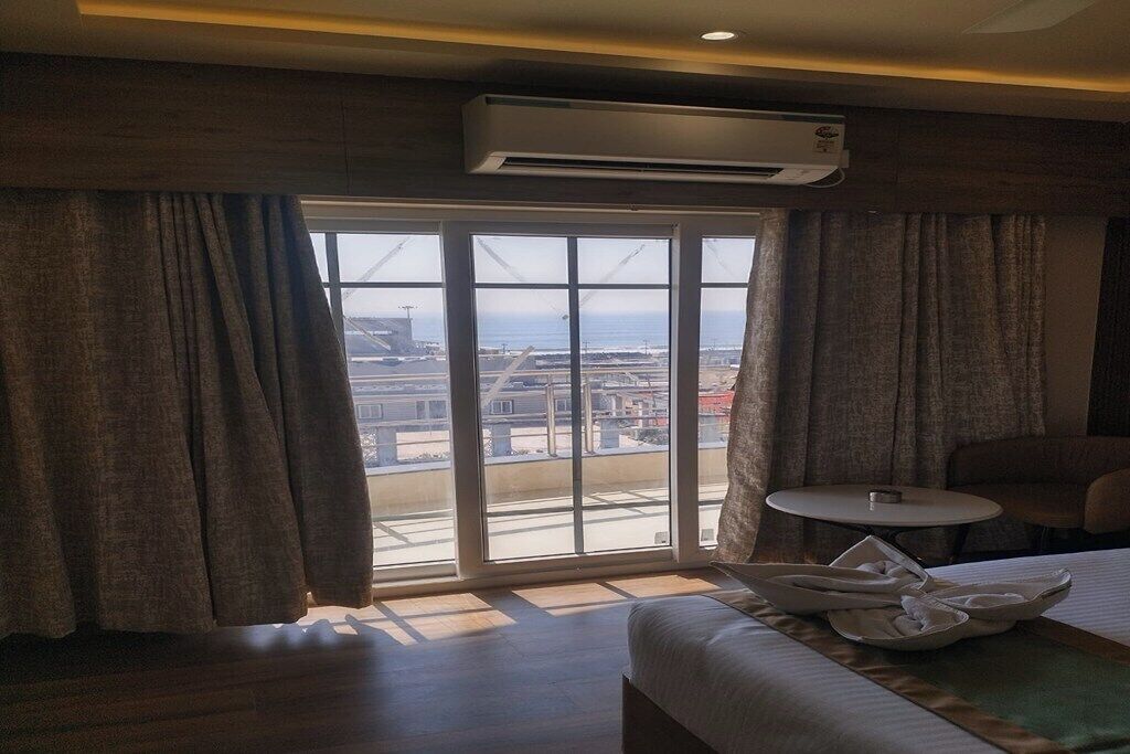 Deluxe Room, Balcony | Laptop workspace, free WiFi, bed sheets