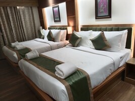 Kamar Keluarga | Ruang kerja ramah laptop, Wi-Fi gratis, dan seprai linen