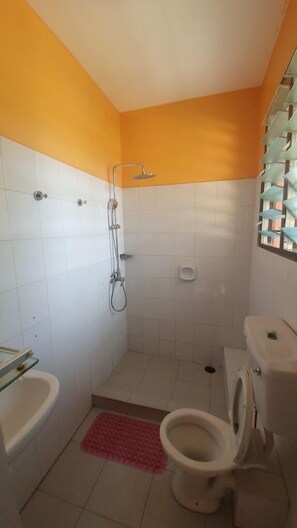 Deluxe-Einzelzimmer, Gartenblick | Badezimmer