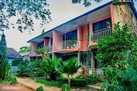 Exterior. Prime Shade Guest House Malindi