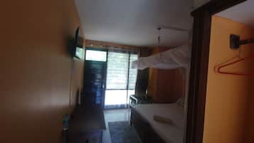 Deluxe Double Room, Garden View | Free WiFi, bed sheets