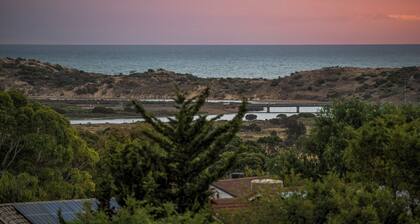 Sea & Summit - A stroll away from breathtaking views of Port Noarlunga
