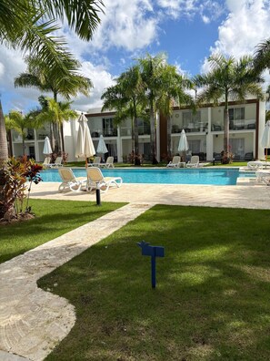 Outdoor pool - Accommodation Near Santo Domingo Airport (Boca Chica)