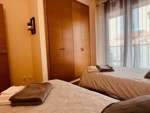 2 bedrooms, desk, iron/ironing board, travel cot - Time to Relax – Luxury apartment golf & sea (San Jorge)